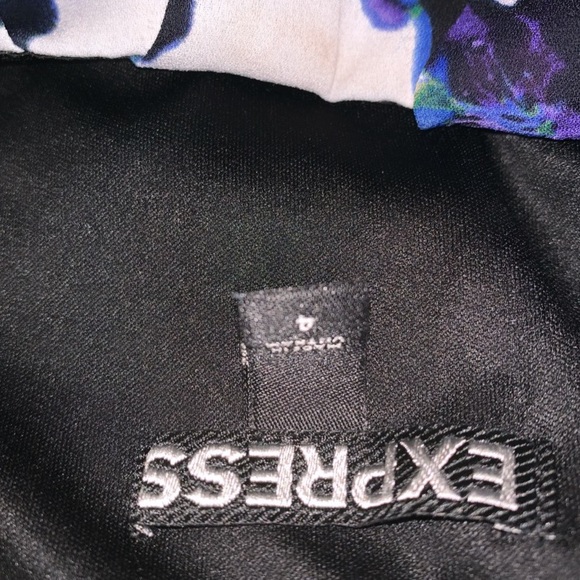 Express floral dress - Picture 2 of 3